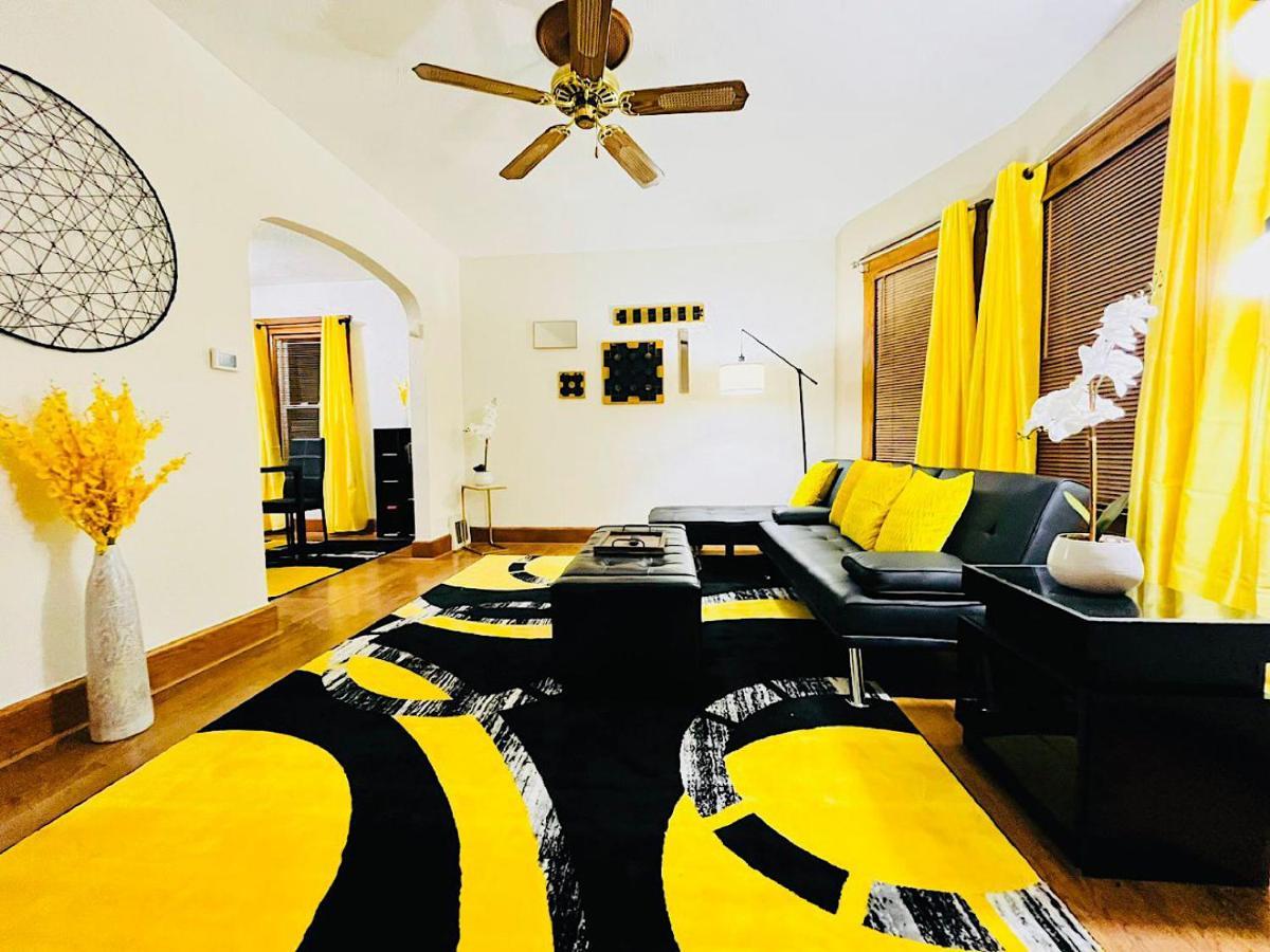 The Amber Retreat - Brooklyn Centre Comfort - Charming Space For Families, Couples & Business Travelers Near Downtown - With 300Mb Wifi, Parking & Self Check-In Cleveland Eksteriør billede