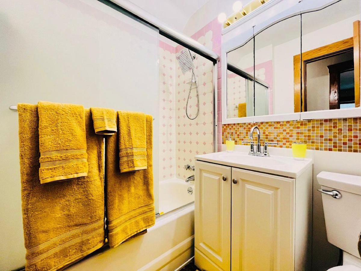 The Amber Retreat - Brooklyn Centre Comfort - Charming Space For Families, Couples & Business Travelers Near Downtown - With 300Mb Wifi, Parking & Self Check-In Cleveland Eksteriør billede