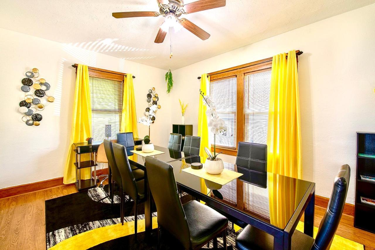 The Amber Retreat - Brooklyn Centre Comfort - Charming Space For Families, Couples & Business Travelers Near Downtown - With 300Mb Wifi, Parking & Self Check-In Cleveland Eksteriør billede