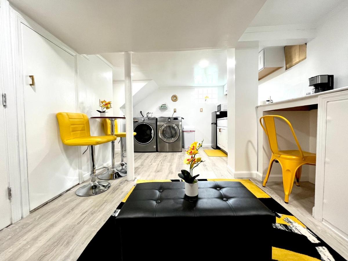 The Amber Retreat - Brooklyn Centre Comfort - Charming Space For Families, Couples & Business Travelers Near Downtown - With 300Mb Wifi, Parking & Self Check-In Cleveland Eksteriør billede