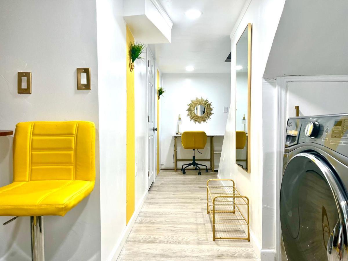 The Amber Retreat - Brooklyn Centre Comfort - Charming Space For Families, Couples & Business Travelers Near Downtown - With 300Mb Wifi, Parking & Self Check-In Cleveland Eksteriør billede